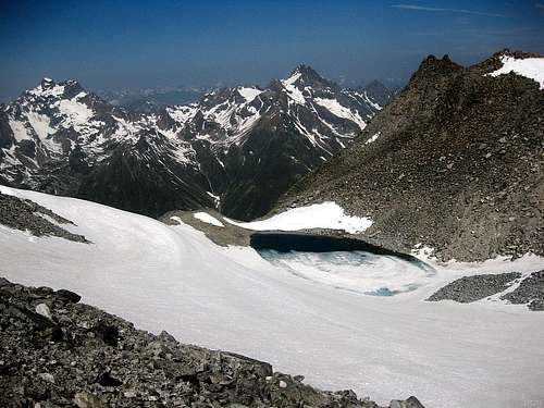 The small icefield and lake just below the Hohe Geige summit