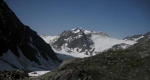Rechter Fernerkogel (3300m) and, to its right, Schuchtkogel (3471m)