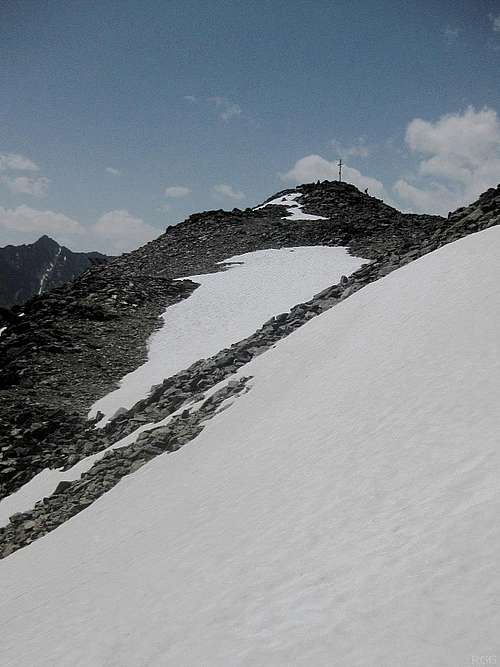 The Schwarzkogel summit cross beckons