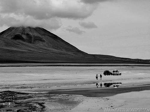 Working on some B&W shots: Licancabur volcano clouded and some people