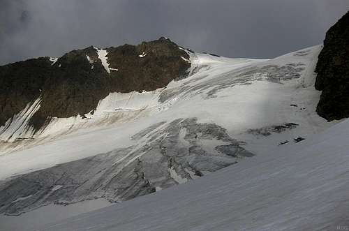 Crevassed glacier en route to the saddle between Ötztaler Urkund and Wildspitze