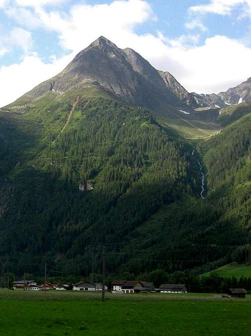 Äußerer Hahlkogel (2655m) and Innerer Hahlkogel (2734m)
