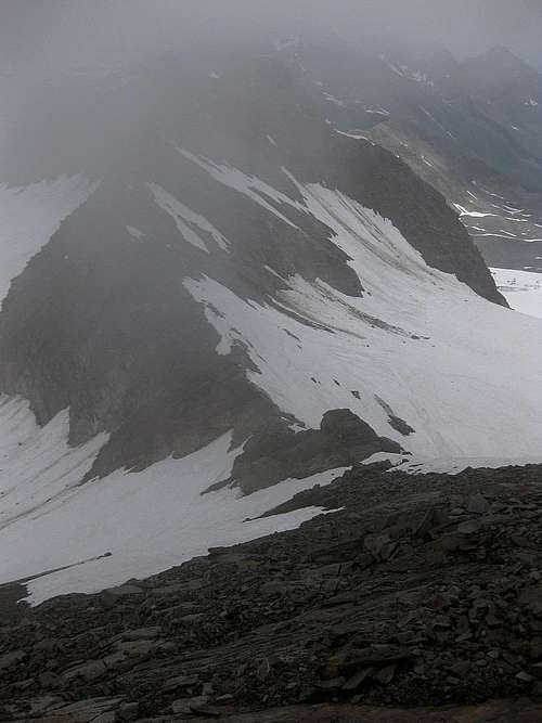 Looking down along the north ridge of the Westlicher Daunkogel