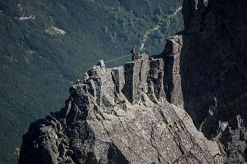 Climbers on Vidly ridge