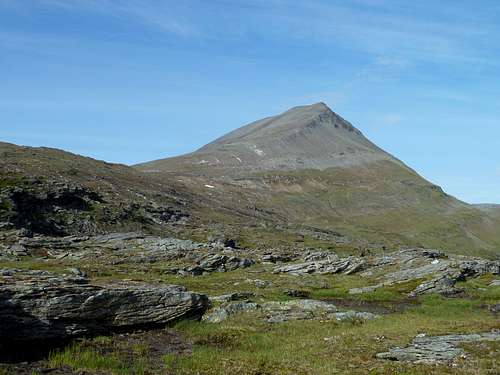 Tromsdalstind from the southern approach