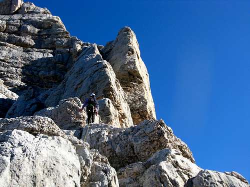 Torre dei Sabbioni, starting the climb