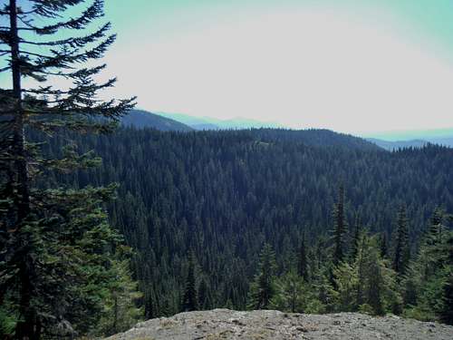 Looking over one of the ledges on the way up to Blowout Mountain