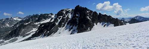 Panoramic view of the Chalausköpfe and Gemsspitze from high on the glacier, just below the Jamjoch.