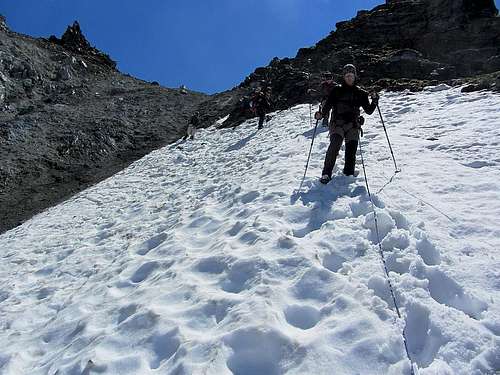 Descending the steep pass SSW of the Vordere Jamspitze to the upper Jamtal glacier