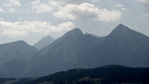 Afternoon panorama from Przełęcz nad Łapszanką to the White Tatras