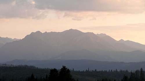 Evening panorama on the Polish Tatras from Przełęcz nad Łapszanką