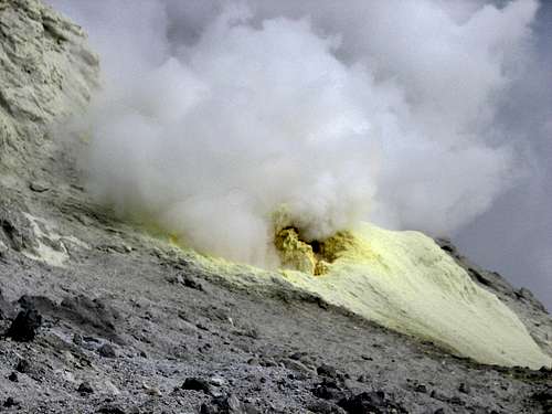 The opening of silent Volcano Damavand
