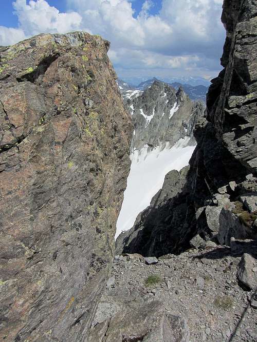 A detail of the ridge high on the Dreiländerspitze