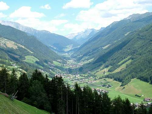 The first part of Ahrntal /...