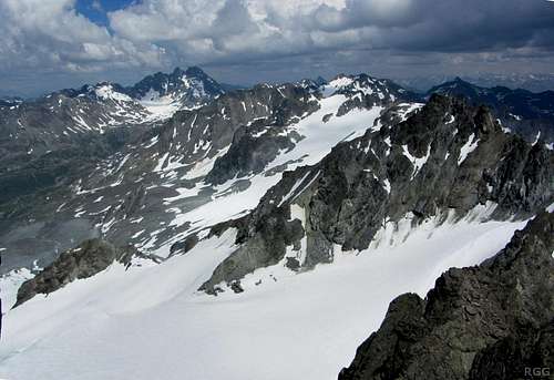 View from the summit of the Dreiländerspitze towards the distant Fluchthorn