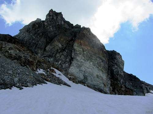 Rock formations at the base of the Piz Buin NW ridge