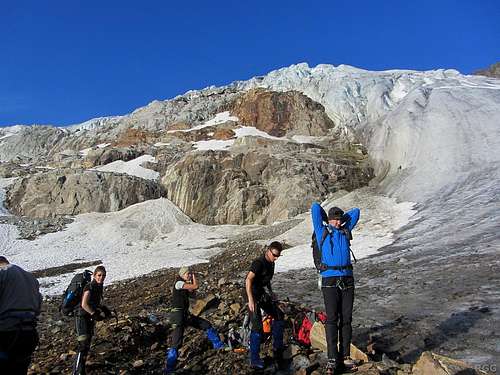 Climbers gearing up at the bottom of the Ochsentaler Glacier
