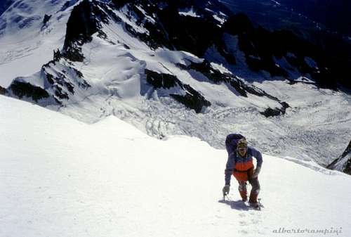 Major, last snow-slopes toward Monte Bianco summit ridge