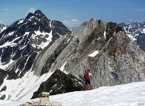 A fellow climber leaving the Lodner summit plateau