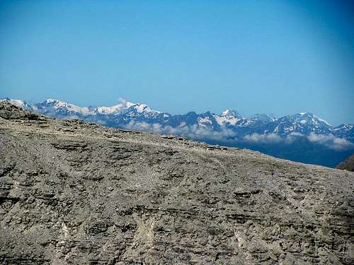 Zoom to Ortler Alps