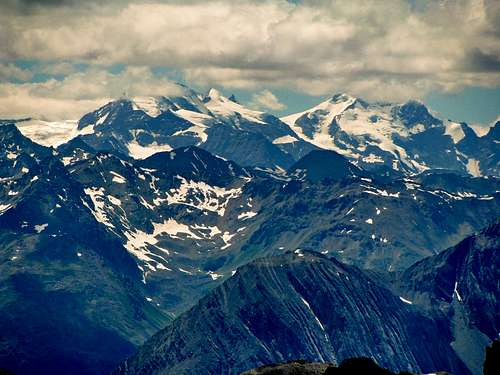 Bernina Alpen still in clouds