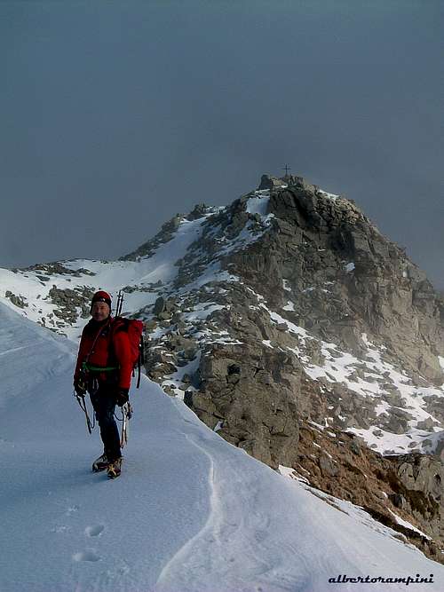 Torricella summit ridge and Northern summit cross