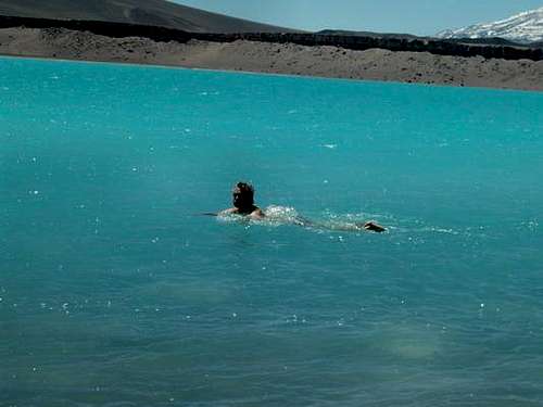 Alfred's highest swim at 4300 meters for ever - It's soooo cold