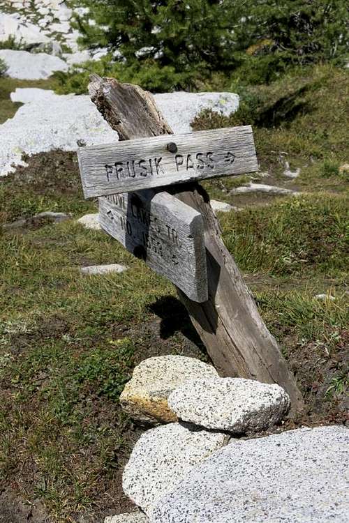 Turn-off to Prusik Pass