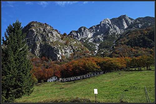 Passo di Monte Rest in autumn