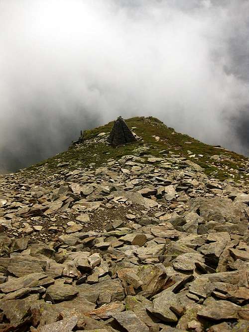 Looking down at the huge cairn on the Roteck east ridge