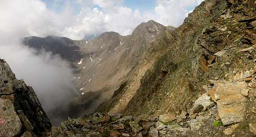 Panoramic view down the bowl southwest of Roteck