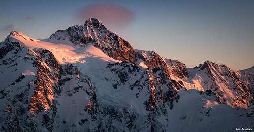 Alpenglow on Mount Shuksan