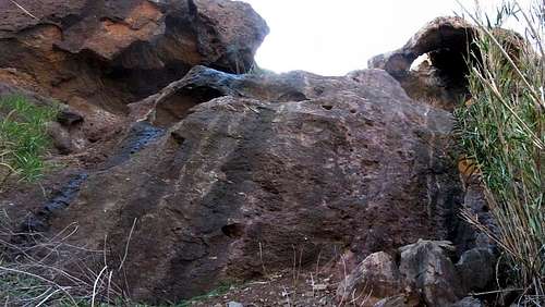 Rock walls at Sorrueda