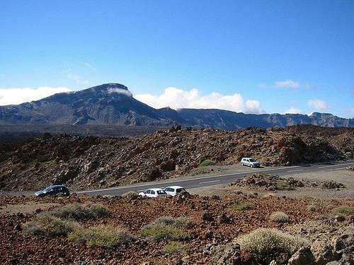 Car park at start of Teide...