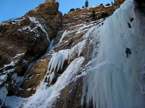 Hidden Falls (Glenwood Canyon) WI 4+