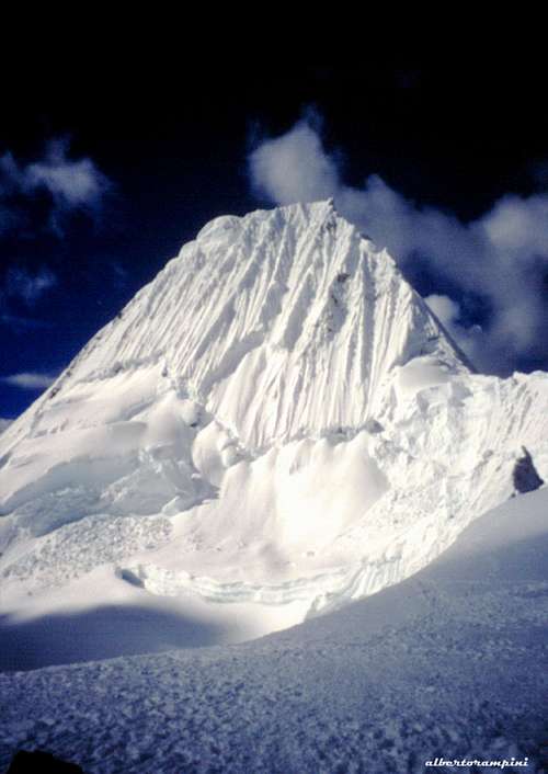 Alpamayo SW face seen from the high camp