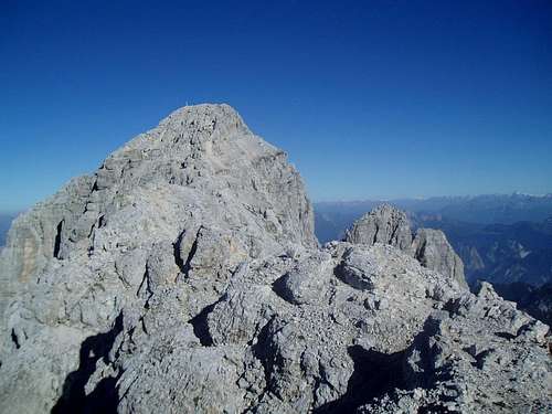 Summit within sight - and lot's of rotten rock around