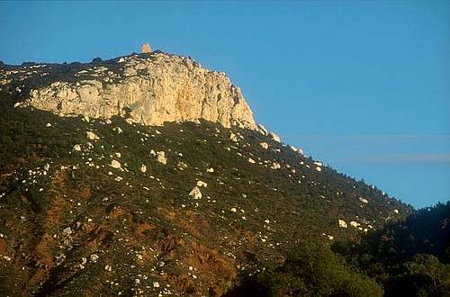 Montagne du cengle west cliff.