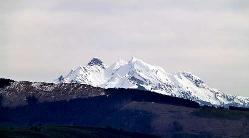 Three Fingers and Olo Mountain from Siberia Mountain