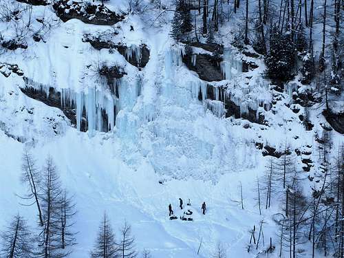Climbers getting ready for the main icefall at La Gouille