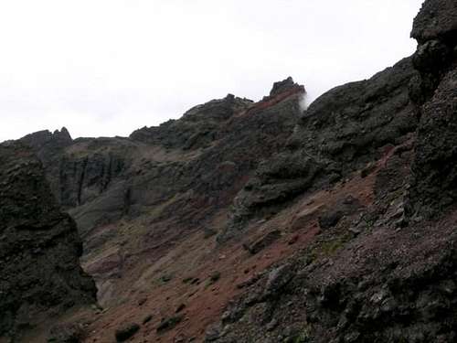 Side view of the ascent gully...