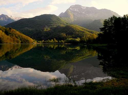 Lago di Gramolazzo and Monte Pisanino