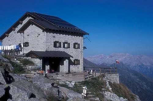 Rifugio Carè Alto hut (2580 m)