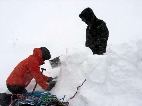 Still pinned down by the same storm from the south and as such we spent the day digging out the camp.