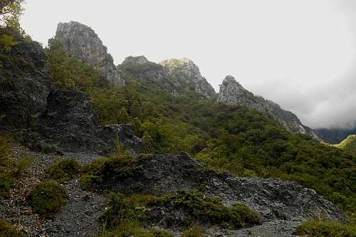 Rock formations (Valico Castel S. Noceto)