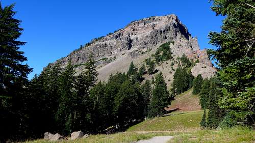 The east face of Applegate Peak
