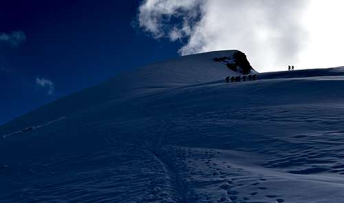 Easy final slopes to Allalinhorn 4027m summit