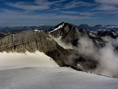 Schöllihorn (3500m) and Barrhorn (3610m) from the upper Abberg Glacier