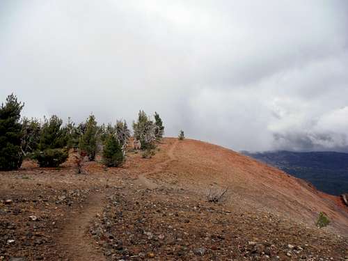 The trail to the summit of Tumalo
