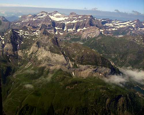 Pyrénées-Pirineos Monte Perdido